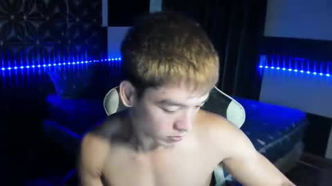 Snapshot of philhotbody chatting on 01/27/25, 09:34 AJ online show from 01/27/25, 09:34