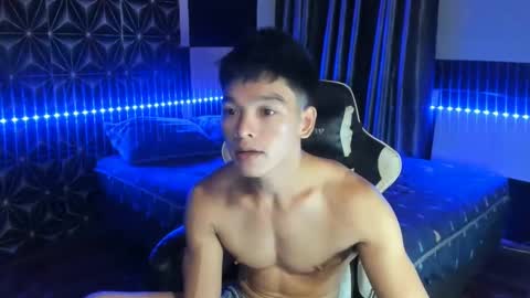 Snapshot of philhotbody chatting on 02/06/25, 02:37 AJ online show from 02/06/25, 02:37