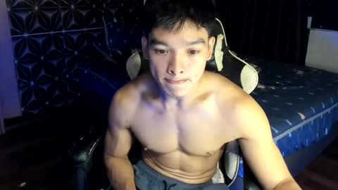 Snapshot of philhotbody chatting on 02/10/25, 12:39 AJ online show from 02/10/25, 12:39