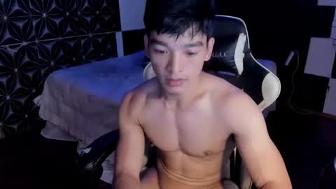 Snapshot of philhotbody chatting on 09/20/25, 08:48 AJ online show from 09/20/25, 08:48