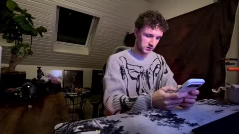 Snapshot of philipp_gtx chatting on 02/02/25, 06:31 philipp_gtx online show from 02/02/25, 06:31