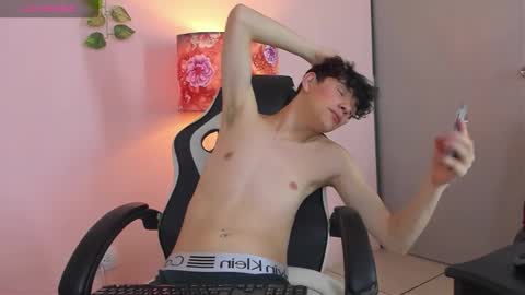 Snapshot of philippsx chatting on 03/15/26, 05:57 PHILLIP online show from 03/15/26, 05:57