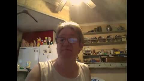 Snapshot of phillboys chatting on 02/19/26, 12:23 phillboys online show from 02/19/26, 12:23