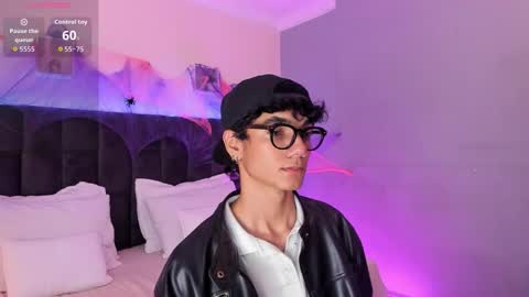 Phillip online show from 10/21/25, 11:38