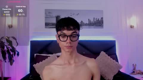 Phillip online show from 11/01/25, 10:23