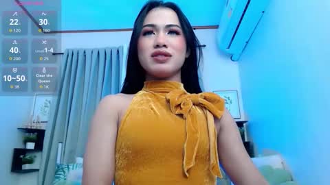 Snapshot of phlaura chatting on 11/01/25, 05:15 laura online show from 11/01/25, 05:15