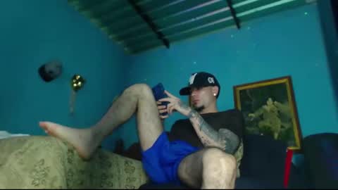 Snapshot of phlilloyhighclouds chatting on 12/13/24, 03:11 phlilloyhighclouds online show from 12/13/24, 03:11