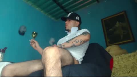 Snapshot of phlilloyhighclouds chatting on 12/31/24, 09:42 phlilloyhighclouds online show from 12/31/24, 09:42