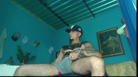 Snapshot of phlilloyhighclouds chatting on 01/10/25, 11:43 phlilloyhighclouds online show from 01/10/25, 11:43