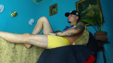 Snapshot of phlilloyhighclouds chatting on 01/31/25, 07:51 phlilloyhighclouds online show from 01/31/25, 07:51