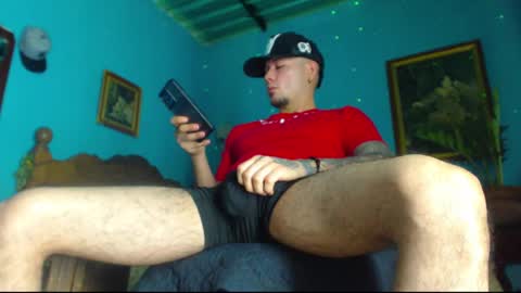 Snapshot of phlilloyhighclouds chatting on 02/11/25, 08:10 phlilloyhighclouds online show from 02/11/25, 08:10