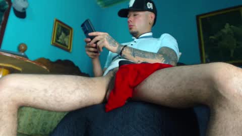 Snapshot of phlilloyhighclouds chatting on 02/16/25, 11:48 phlilloyhighclouds online show from 02/16/25, 11:48