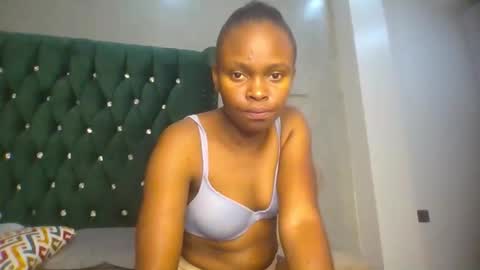 phoebe online show from 02/14/26, 07:43