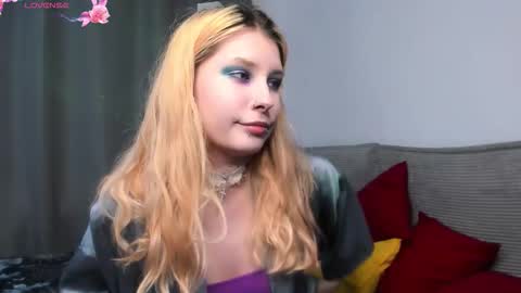 Phoenixvale Pls follow me online show from 12/05/25, 03:09