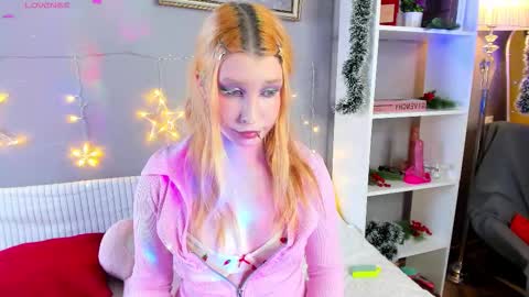 Snapshot of phoenixvale chatting on 01/16/26, 02:43 Phoenixvale Pls follow me online show from 01/16/26, 02:43