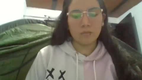 Snapshot of phoop_lilaa chatting on 05/18/26, 01:13 phoop_lilaa online show from 05/18/26, 01:13