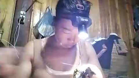 Snapshot of phuong_vietnam chatting on 06/26/26, 02:10 phuong_vietnam online show from 06/26/26, 02:10
