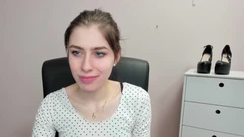 Snapshot of pia_desire chatting on 02/28/26, 08:15 P I A online show from 02/28/26, 08:15