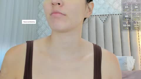 Snapshot of pia_johnson_ chatting on 10/05/25, 11:52 online show from 10/05/25, 11:52