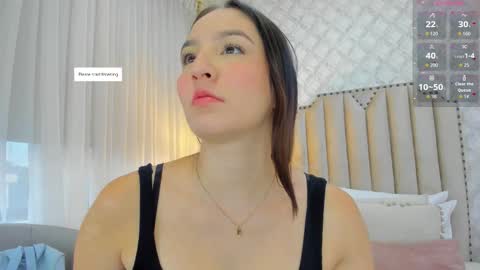 Snapshot of pia_johnson_ chatting on 11/04/25, 11:31 online show from 11/04/25, 11:31