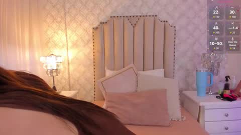 Snapshot of pia_johnson_ chatting on 11/06/25, 11:33 online show from 11/06/25, 11:33