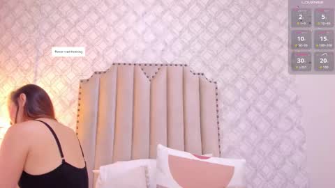 Snapshot of pia_johnson_ chatting on 11/18/25, 11:36 online show from 11/18/25, 11:36