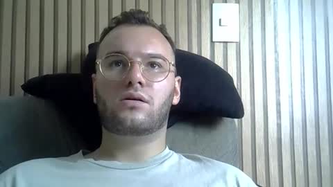 Snapshot of piazaocwbbb chatting on 12/22/25, 04:04 piazaocwbbb online show from 12/22/25, 04:04