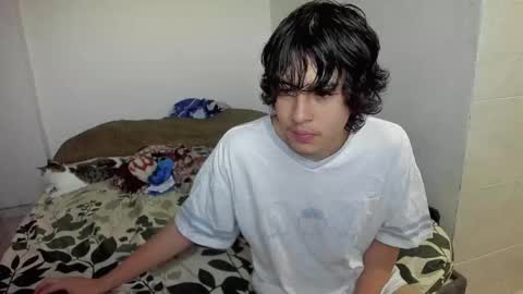 picaszomilos350 online show from 11/27/25, 11:01