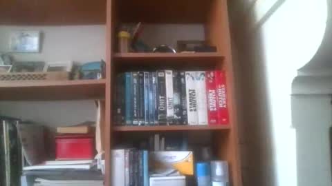 Snapshot of pichoun71 chatting on 10/24/25, 09:38 pichoun71 online show from 10/24/25, 09:38