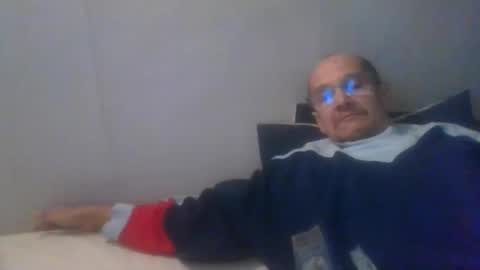 Snapshot of pichoun71 chatting on 11/10/25, 06:56 pichoun71 online show from 11/10/25, 06:56