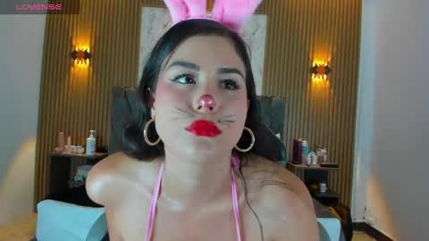 Snapshot of picsis_ chatting on 10/01/25, 09:21 Your virtual goddess Luna online show from 10/01/25, 09:21