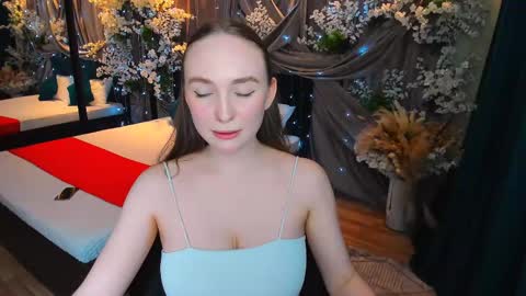 Emelie online show from 02/09/25, 04:29