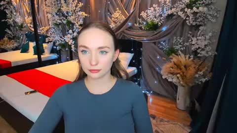 Emelie online show from 02/10/25, 06:24