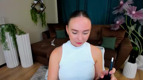 Emelie online show from 09/26/25, 01:20