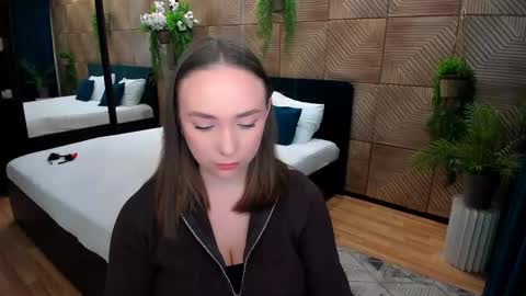 Emelie online show from 10/18/25, 10:16