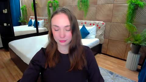 Emelie online show from 04/09/26, 04:23