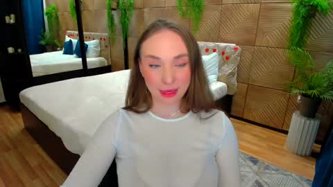 Emelie online show from 04/10/26, 04:23