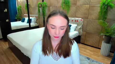 Emelie online show from 04/16/26, 10:16