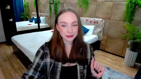 Emelie online show from 06/08/26, 10:04