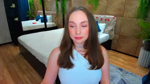 Emelie online show from 06/10/26, 07:35