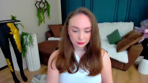 Emelie online show from 06/18/26, 07:29