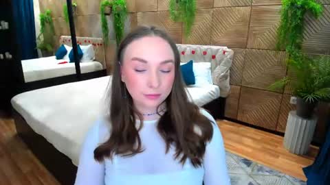 Emelie online show from 06/24/26, 10:25