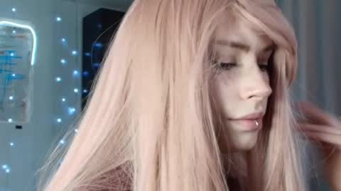 Snapshot of piera_ chatting on 10/05/25, 09:18 Piera online show from 10/05/25, 09:18