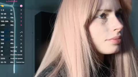 Snapshot of piera_ chatting on 10/19/25, 06:41 Piera online show from 10/19/25, 06:41