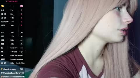 Snapshot of piera_ chatting on 11/23/25, 07:57 Piera online show from 11/23/25, 07:57