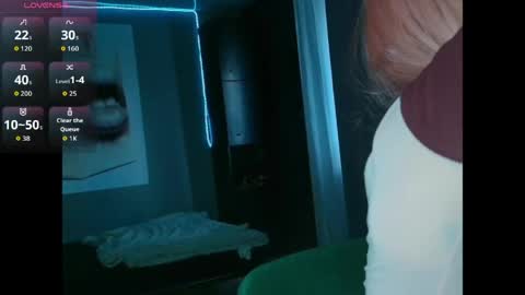 Snapshot of piera_ chatting on 04/05/26, 05:37 Piera online show from 04/05/26, 05:37