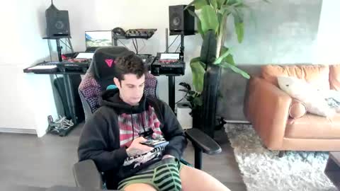 Pierre Fitch online show from 03/11/25, 08:20