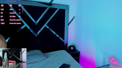 Snapshot of piggy_eddy chatting on 09/17/25, 05:53 Eddy Brock... Its a pleasure to talk to... online show from 09/17/25, 05:53