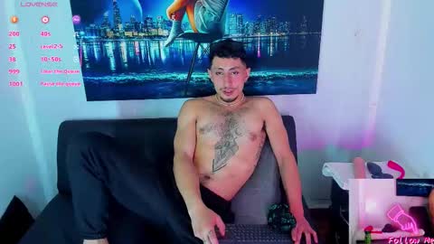 Snapshot of piggy_eddy chatting on 10/12/25, 01:04 Eddy Brock... Its a pleasure to talk to... online show from 10/12/25, 01:04