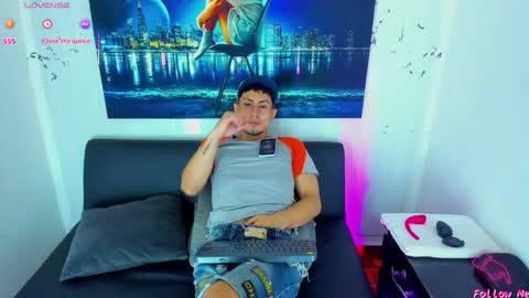 Snapshot of piggy_eddy chatting on 11/18/25, 02:54 Eddy Brock... Its a pleasure to talk to... online show from 11/18/25, 02:54